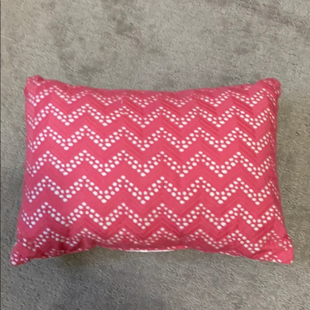throw pillow
